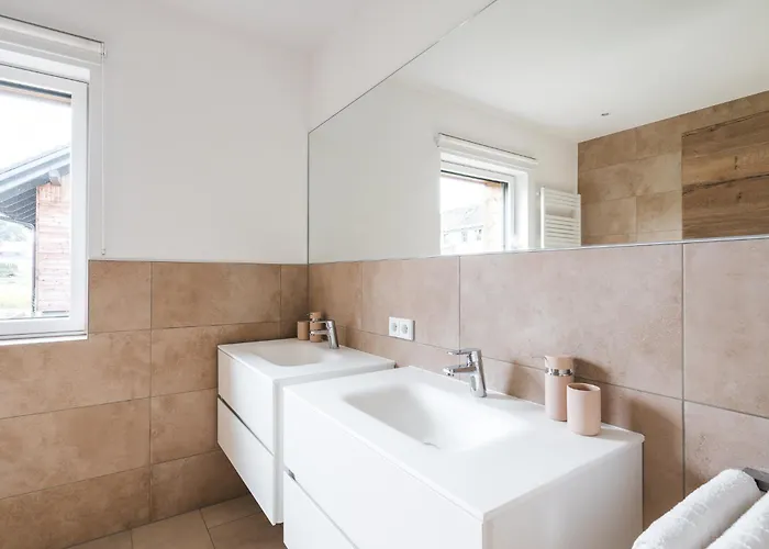 Schoeneben Διαμέρισμα *